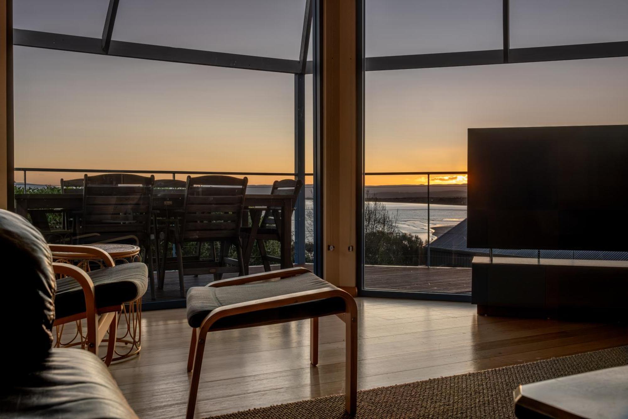 Waterline Holiday Home Coles Bay Eksteriør bilde